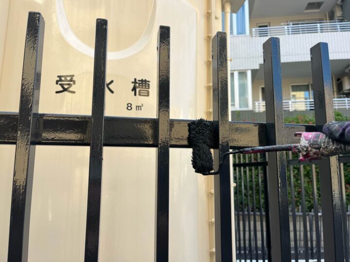 受水槽鉄柵塗装 ~上塗り2回目~