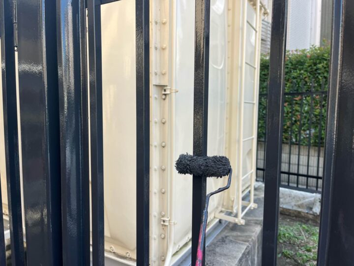 受水槽鉄柵塗装 ~上塗り2回目~